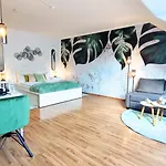 アパート Homely Serenity Greens - Stylisch Studio-apartment With Kitchen - 15 Min From Station-pet Friendly *