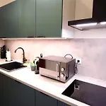 アパート Homely Serenity Greens - Stylisch Studio-apartment With Kitchen - 15 Min From Station-pet Friendly