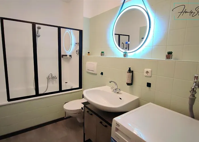 Appartamento Homely Serenity Greens - Stylisch Studio-apartment With Kitchen - 15 Min From Station-pet Friendly