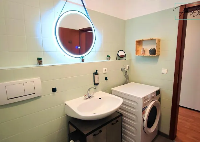 Appartamento Homely Serenity Greens - Stylisch Studio-apartment With Kitchen - 15 Min From Station-pet Friendly Monaco di Baviera