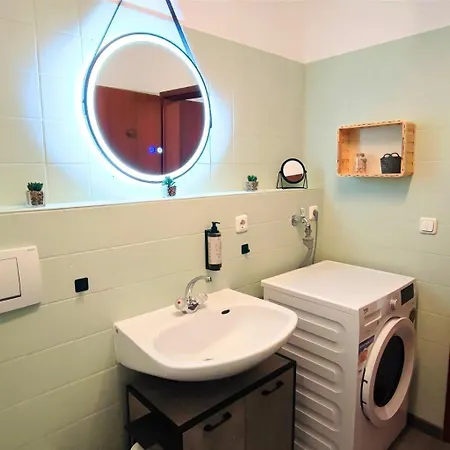 Lägenhet Homely Serenity Greens - Stylisch Studio-apartment With Kitchen - 15 Min From Station-pet Friendly München