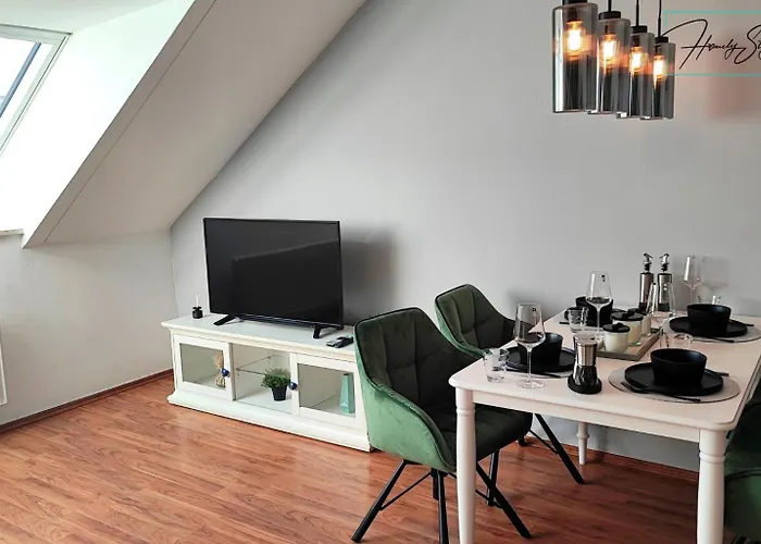 Homely Serenity Greens - Stylisch Studio-apartment With Kitchen - 15 Min From Station-pet Friendly Apartment