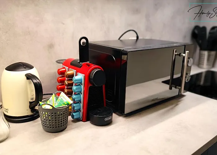 Homely Serenity Greens - Stylisch Studio-apartment With Kitchen - 15 Min From Station-pet Friendly