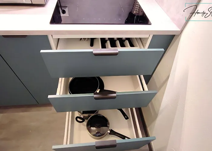 Apartment Homely Serenity Greens - Stylisch Studio-apartment With Kitchen - 15 Min From Station-pet Friendly *