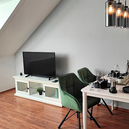 Homely Serenity Greens - Stylisch Studio-apartment With Kitchen - 15 Min From Station-pet Friendly Daire